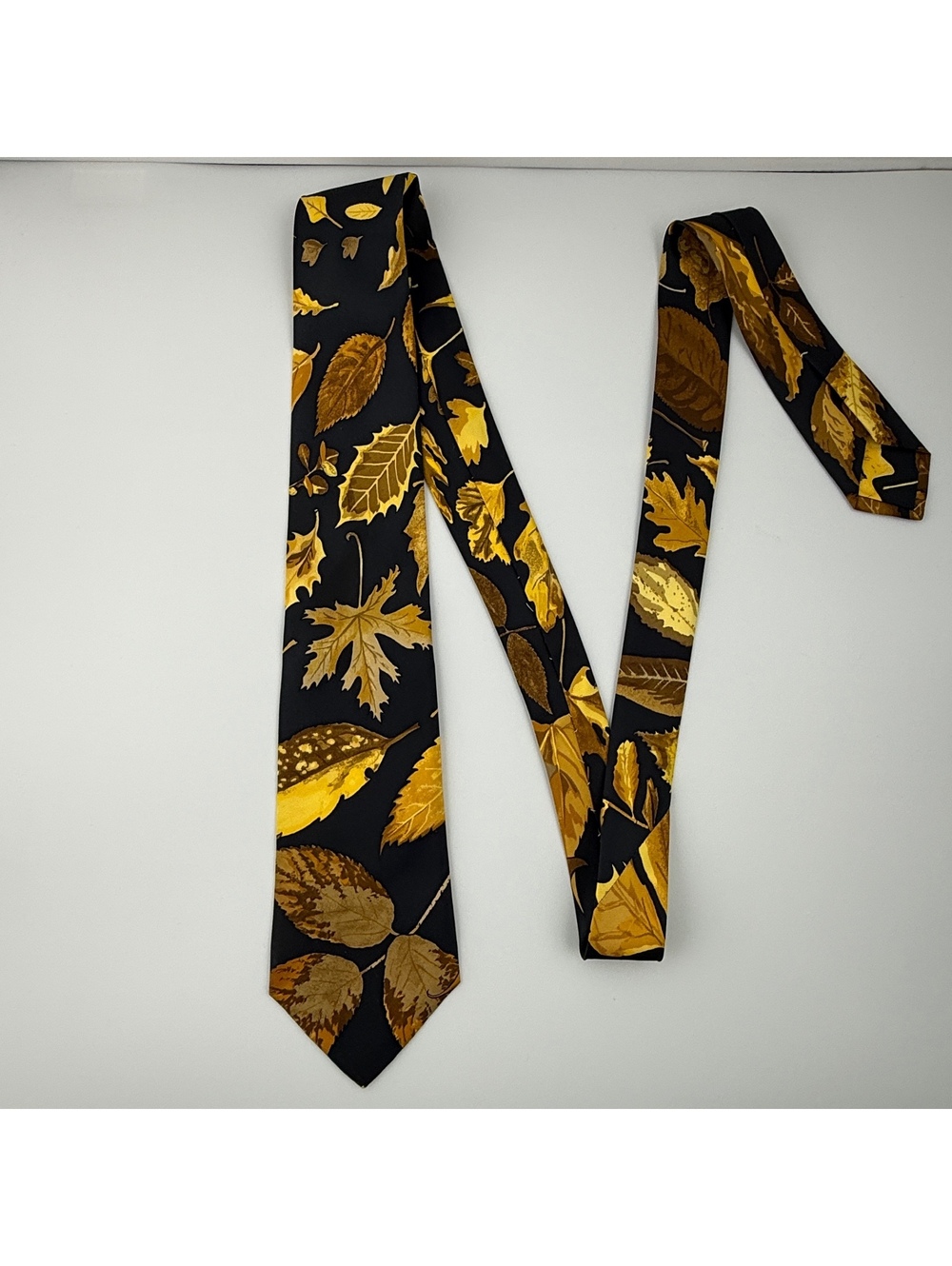 Hermes Paris 100% Silk Tie with Autumn Leaves Pattern-1990's Vintage - Picture 5 of 8